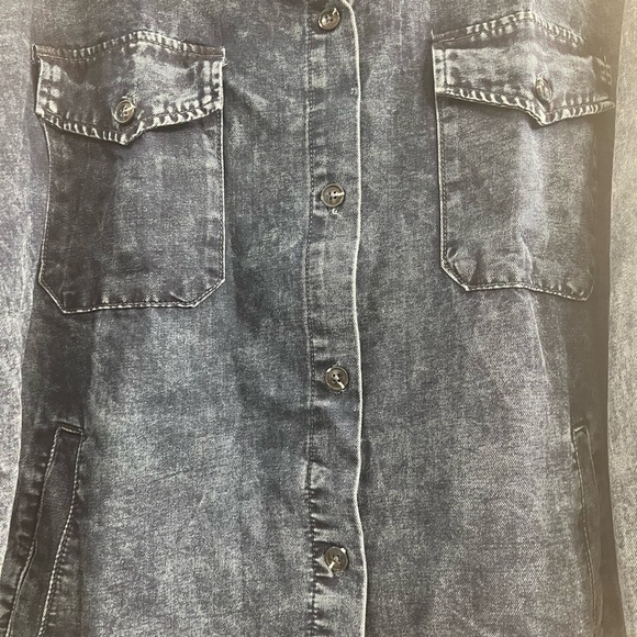 NWOT-Oversized Jean Shirt - Picture 2 of 6